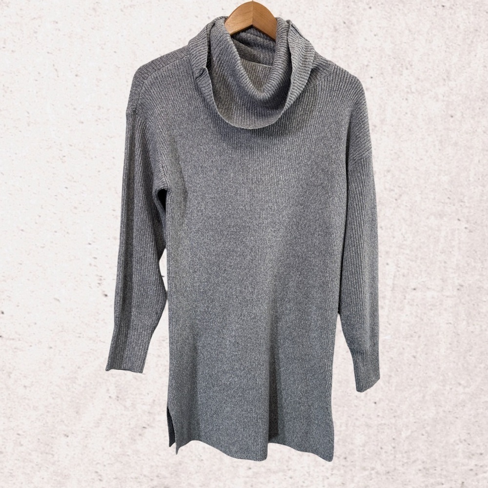 Cupcakes & Cashmere Gray Cowl Neck Tunic
